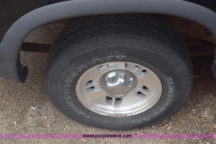 image for item K7394 1998 Ford Explorer SUV