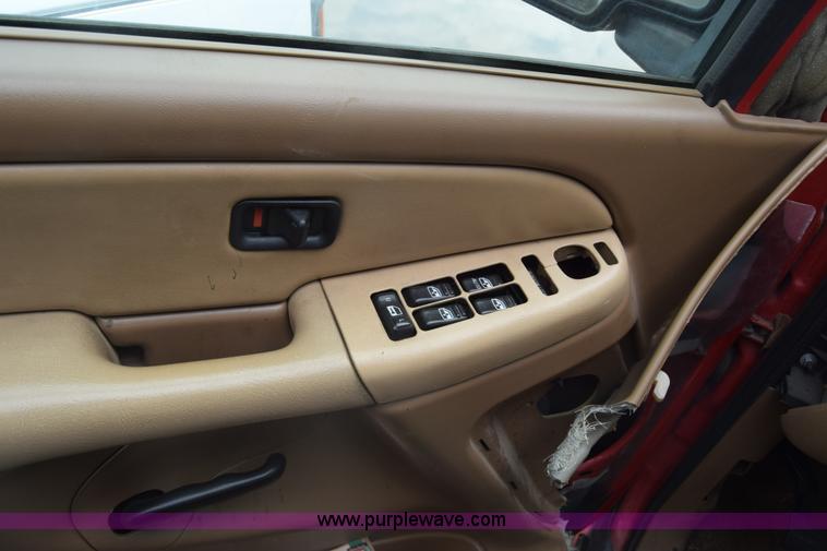 image for item K7397 2000 Chevrolet Tahoe SUV