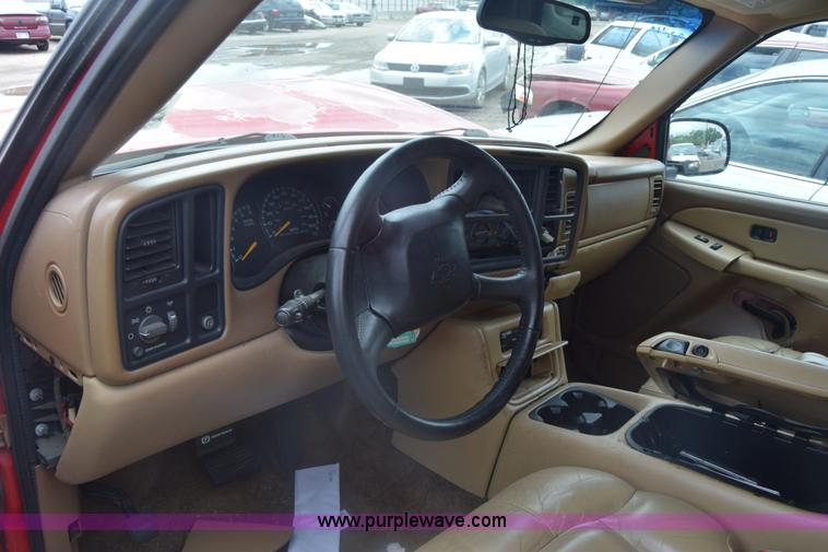 image for item K7397 2000 Chevrolet Tahoe SUV