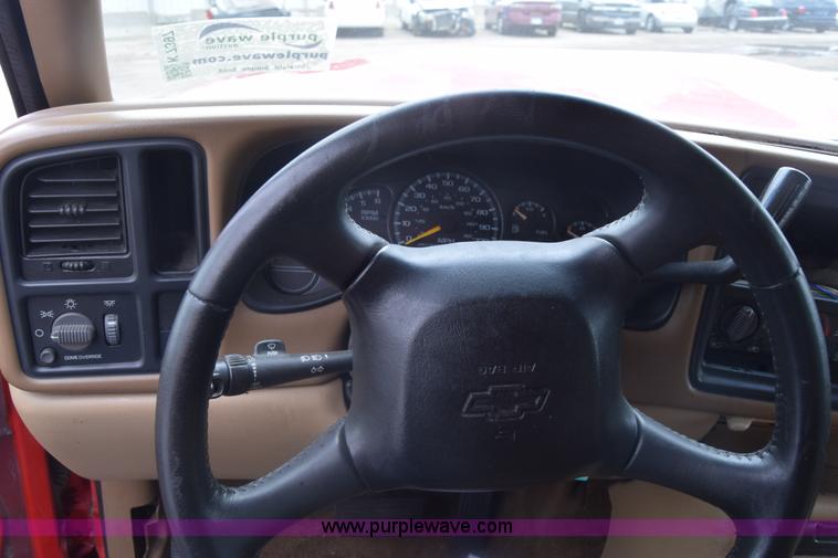 image for item K7397 2000 Chevrolet Tahoe SUV