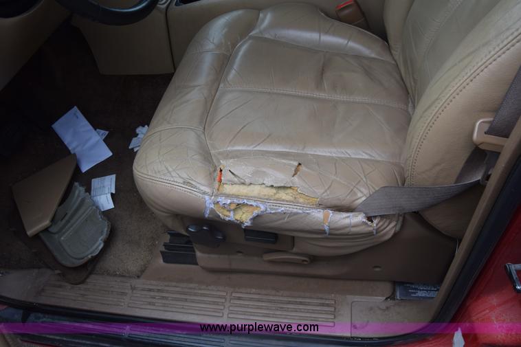 image for item K7397 2000 Chevrolet Tahoe SUV