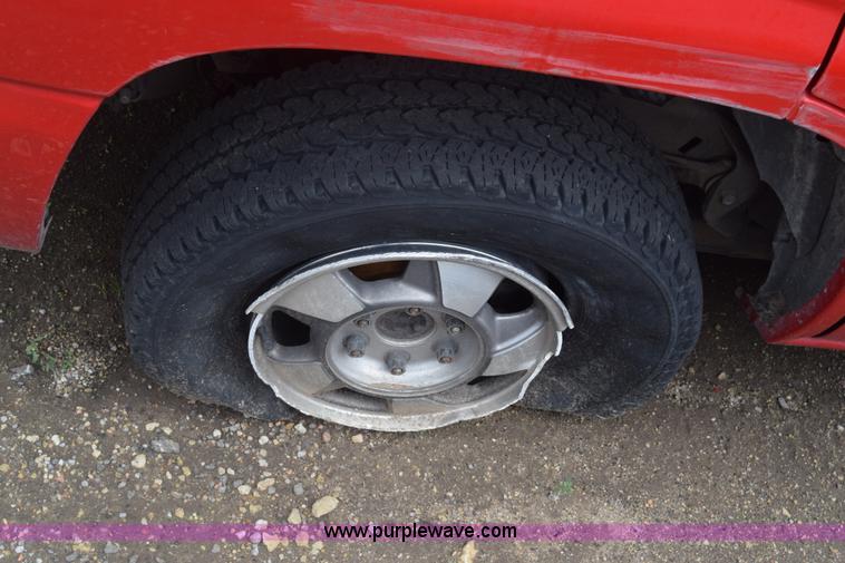 image for item K7397 2000 Chevrolet Tahoe SUV