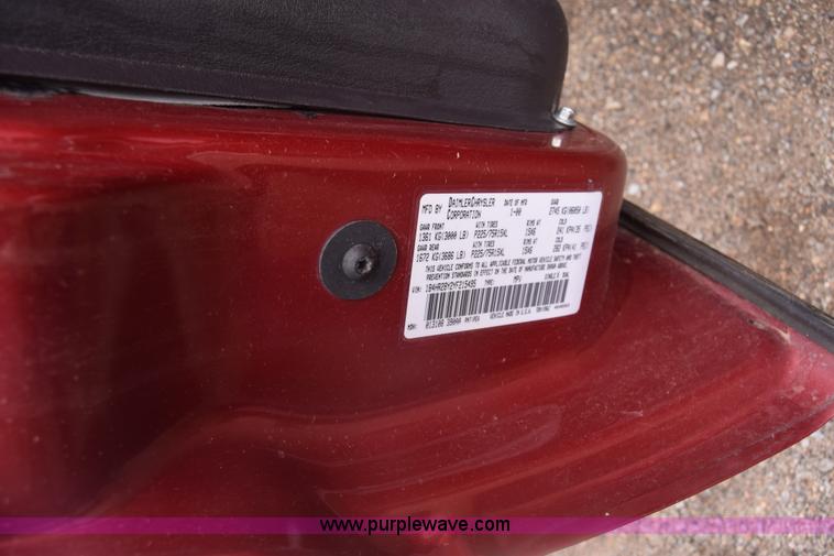 image for item K7399 2000 Dodge Durango SUV