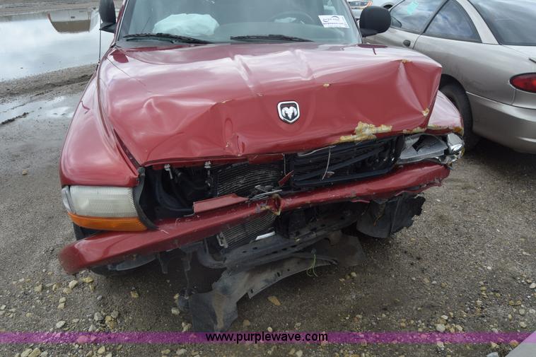 image for item K7399 2000 Dodge Durango SUV