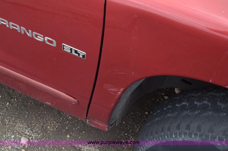 image for item K7399 2000 Dodge Durango SUV