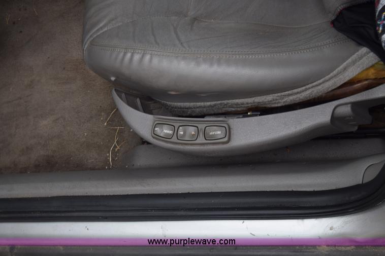 image for item K7400 2002 Saturn LS L300