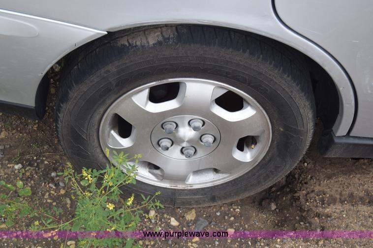 image for item K7400 2002 Saturn LS L300