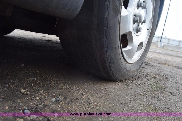 image for item K7400 2002 Saturn LS L300