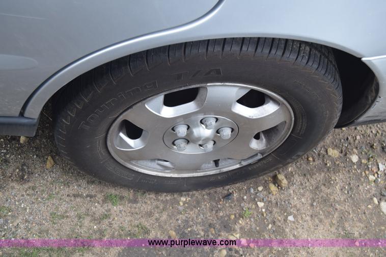 image for item K7400 2002 Saturn LS L300