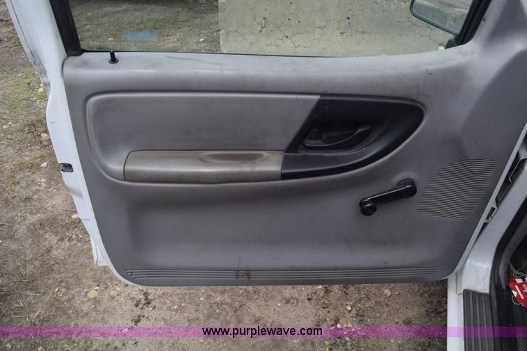 image for item K7401 1998 Ford Ranger pickup truck