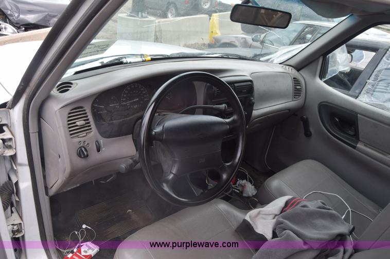 image for item K7401 1998 Ford Ranger pickup truck