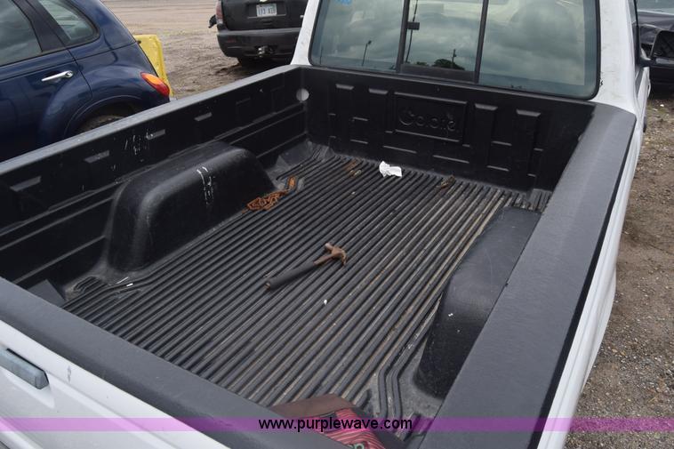 image for item K7401 1998 Ford Ranger pickup truck