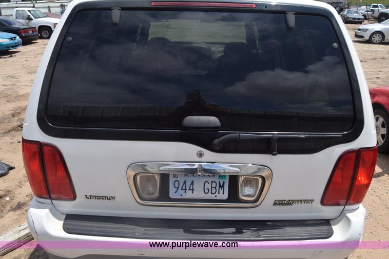 image for item K7406 2000 Lincoln Navigator SUV