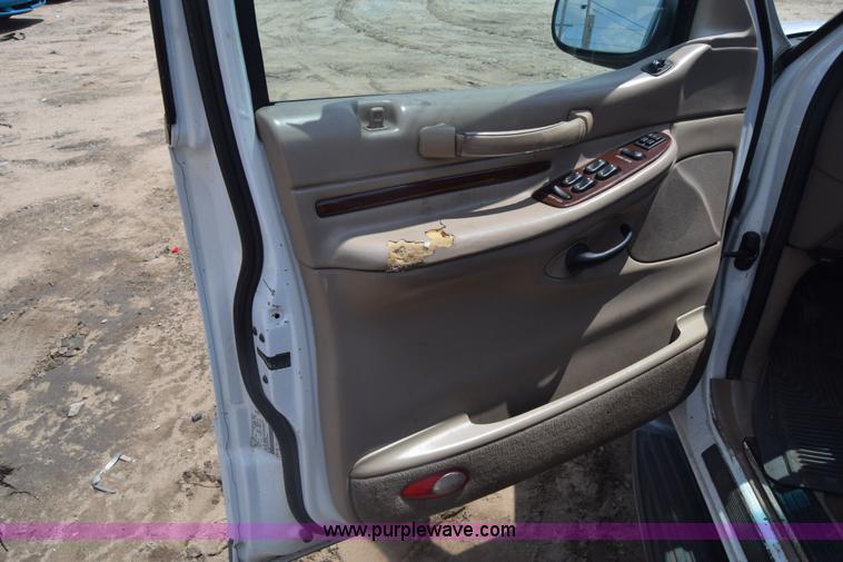 image for item K7406 2000 Lincoln Navigator SUV