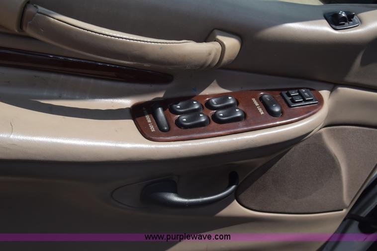 image for item K7406 2000 Lincoln Navigator SUV