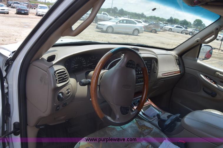 image for item K7406 2000 Lincoln Navigator SUV
