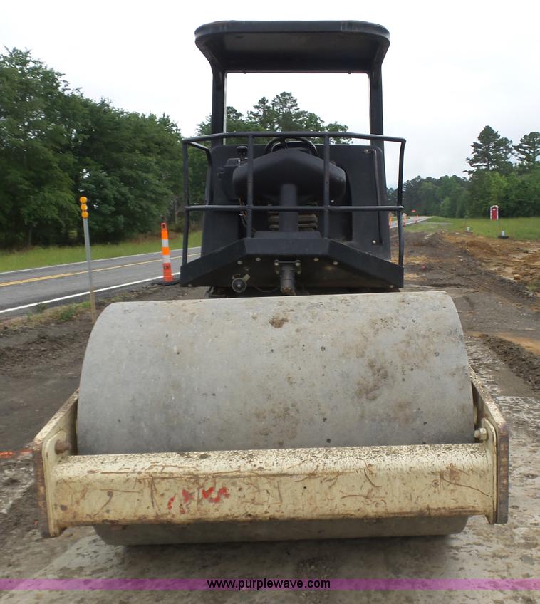 image for item K7143 2007 Ingersoll Rand SD77-DXTF vibratory sheeps foot roller