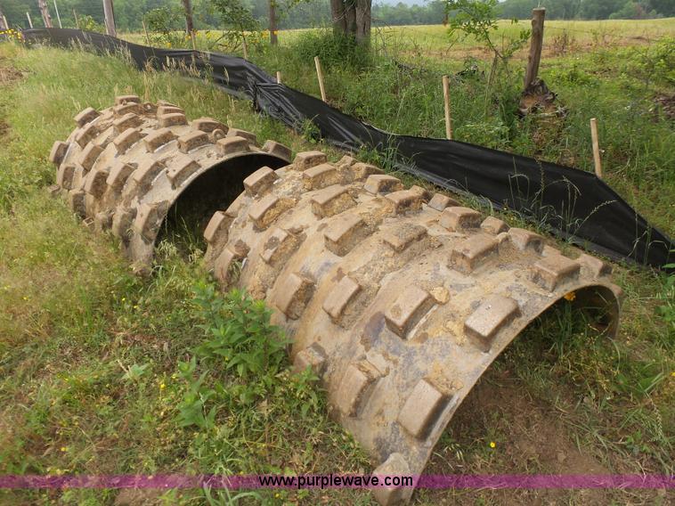 image for item K7143 2007 Ingersoll Rand SD77-DXTF vibratory sheeps foot roller