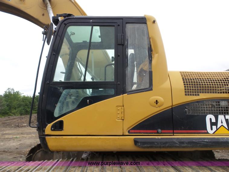 image for item K7144 2005 Caterpillar 330C L excavator