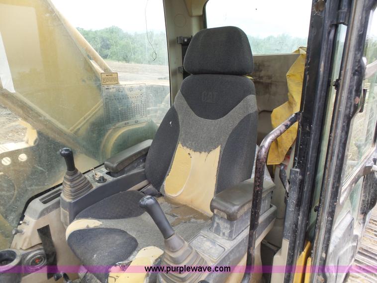 image for item K7144 2005 Caterpillar 330C L excavator