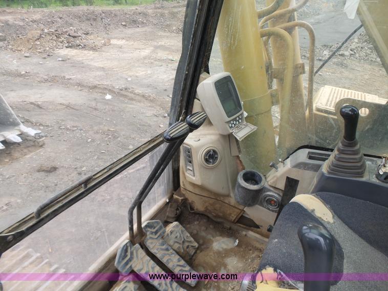 image for item K7144 2005 Caterpillar 330C L excavator