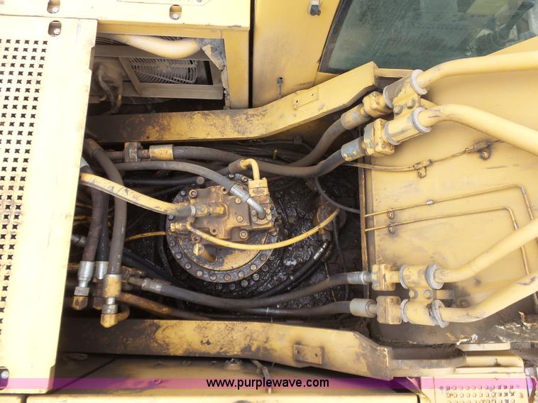 image for item K7144 2005 Caterpillar 330C L excavator