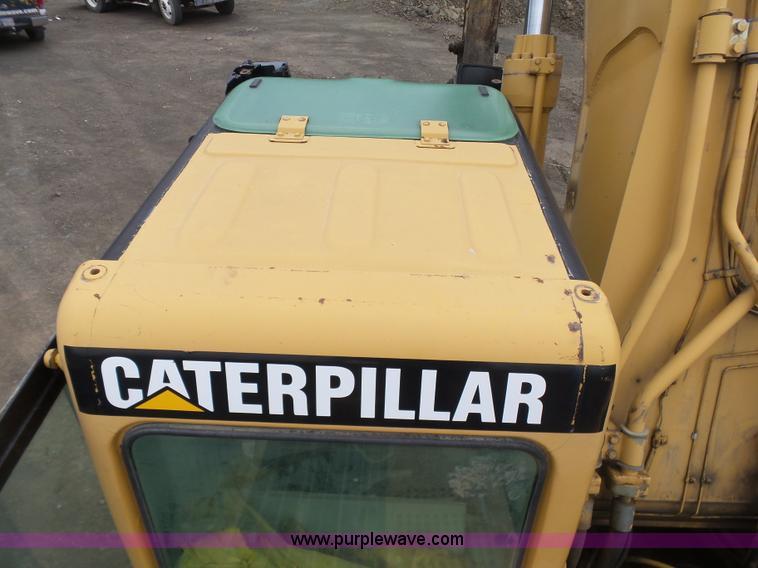 image for item K7144 2005 Caterpillar 330C L excavator