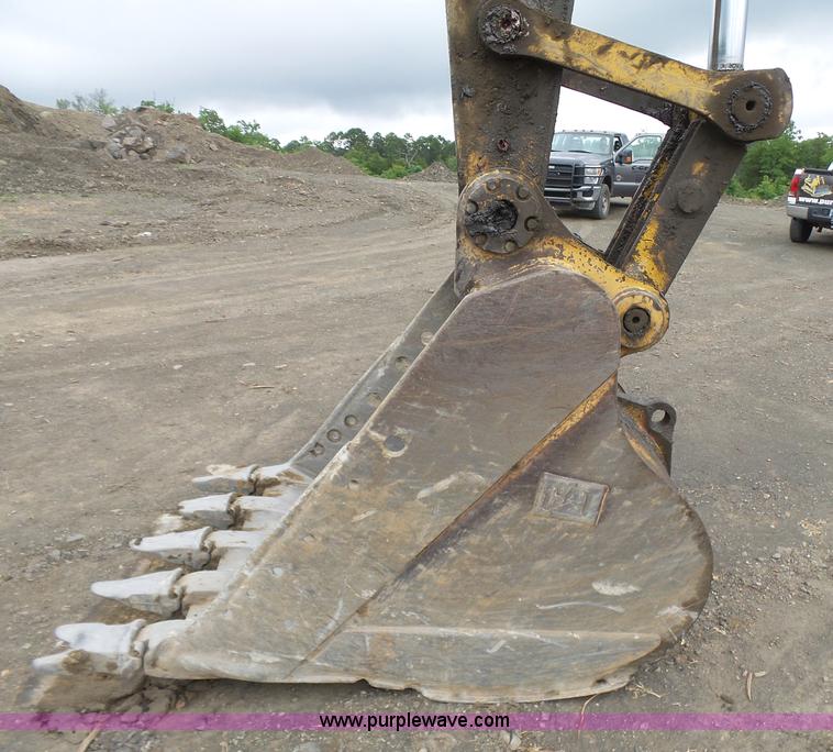 image for item K7144 2005 Caterpillar 330C L excavator