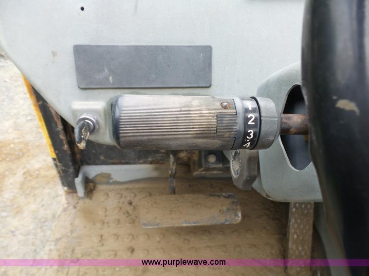 image for item K7145 1999 Caterpillar TH63 telehandler