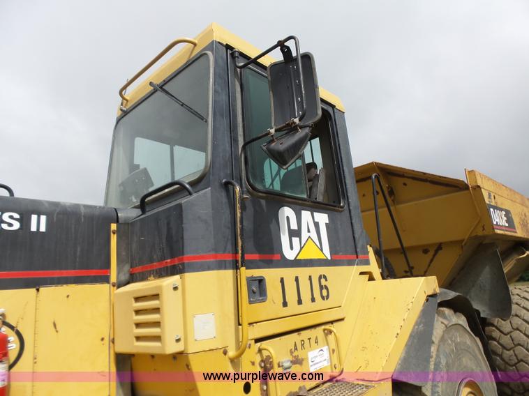 image for item K7146 1999 Caterpillar D400E Series II haul truck