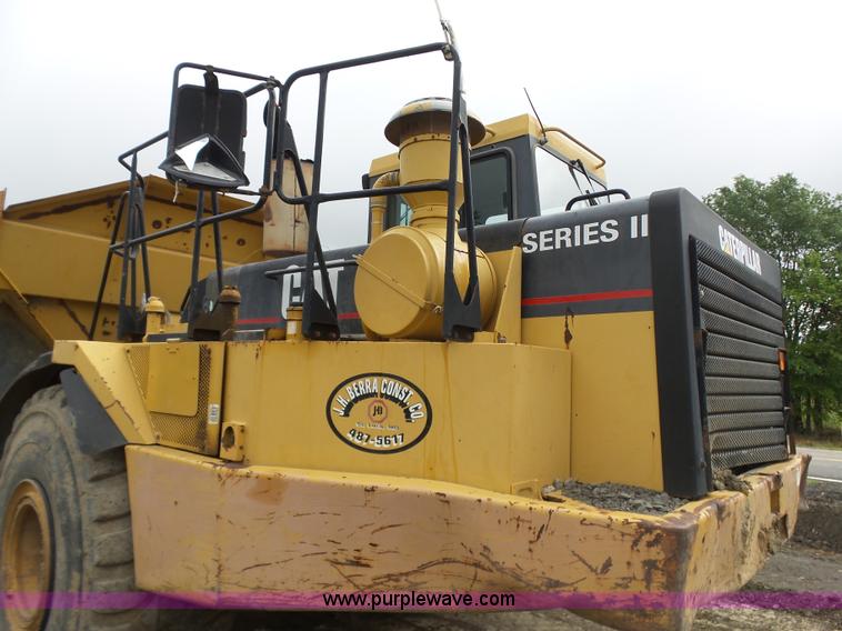 image for item K7146 1999 Caterpillar D400E Series II haul truck