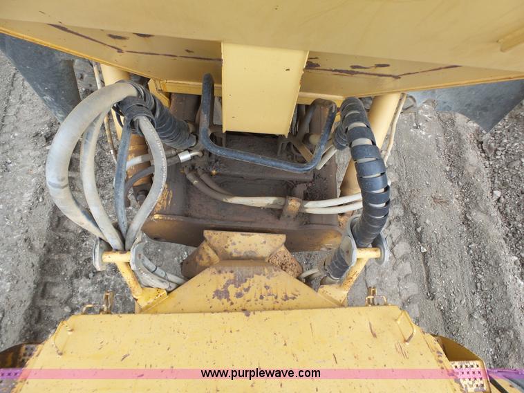 image for item K7146 1999 Caterpillar D400E Series II haul truck