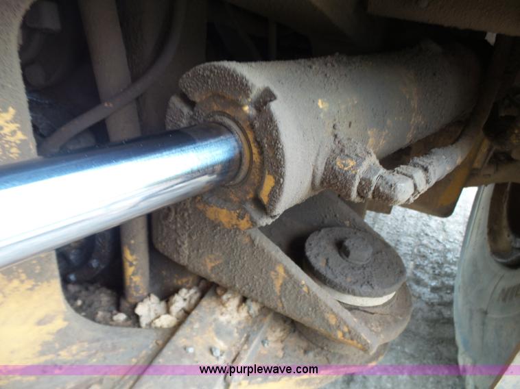 image for item K7146 1999 Caterpillar D400E Series II haul truck