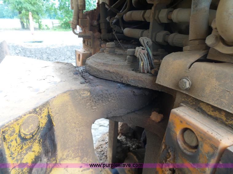 image for item K7146 1999 Caterpillar D400E Series II haul truck