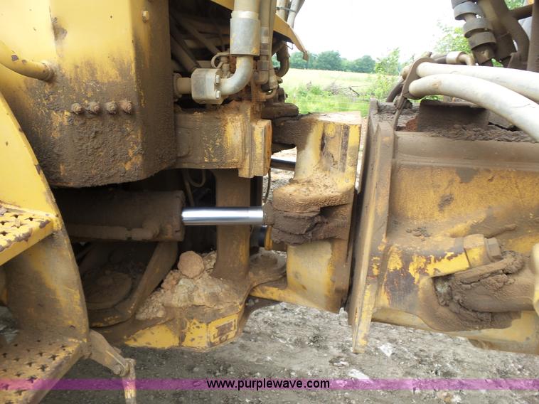 image for item K7146 1999 Caterpillar D400E Series II haul truck