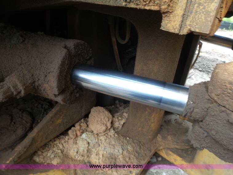 image for item K7146 1999 Caterpillar D400E Series II haul truck