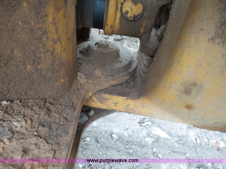 image for item K7146 1999 Caterpillar D400E Series II haul truck