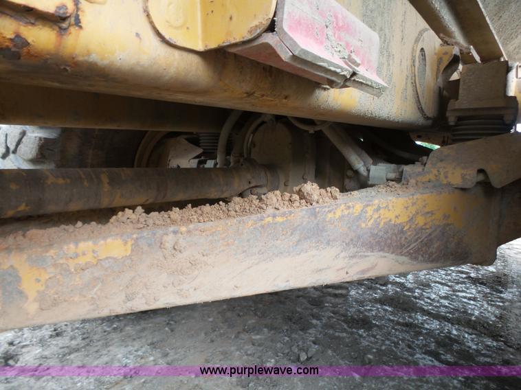 image for item K7146 1999 Caterpillar D400E Series II haul truck