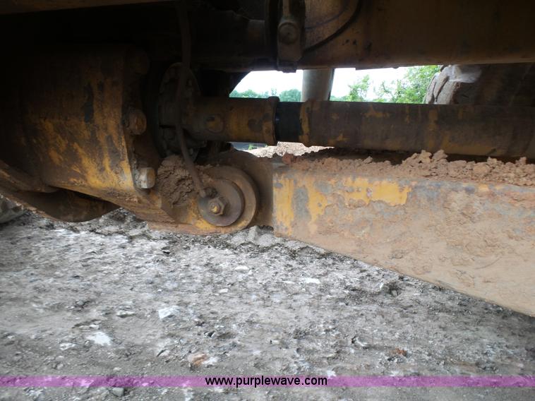 image for item K7146 1999 Caterpillar D400E Series II haul truck