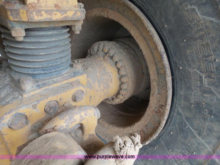 image for item K7146 1999 Caterpillar D400E Series II haul truck