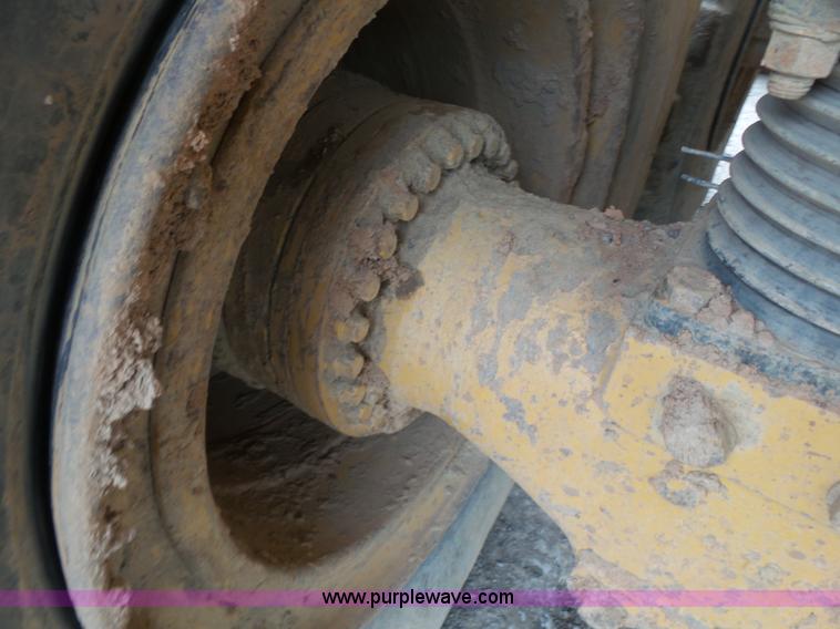 image for item K7146 1999 Caterpillar D400E Series II haul truck