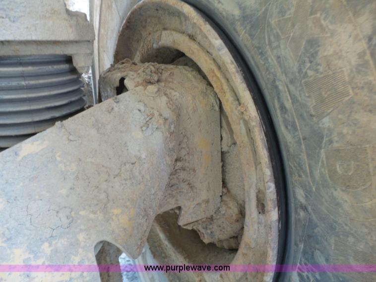 image for item K7146 1999 Caterpillar D400E Series II haul truck