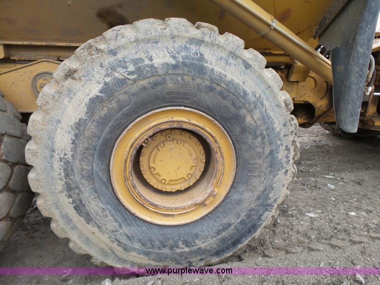 image for item K7146 1999 Caterpillar D400E Series II haul truck