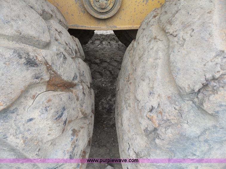 image for item K7146 1999 Caterpillar D400E Series II haul truck