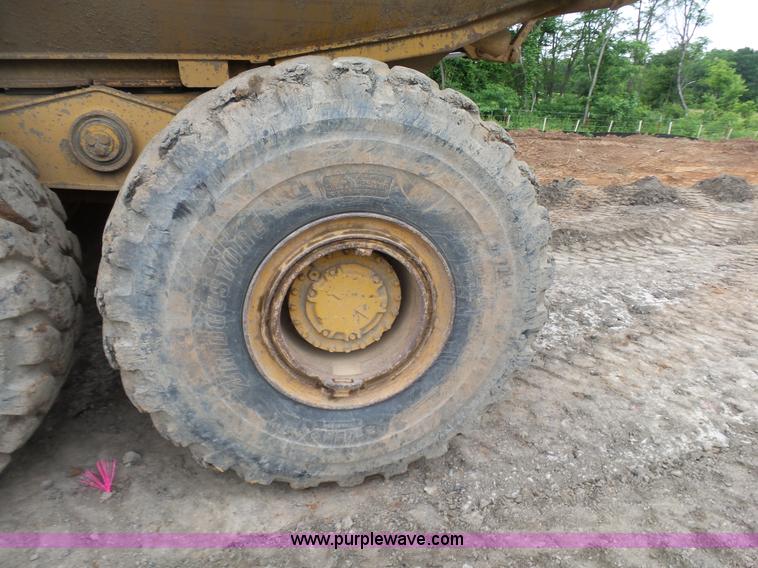 image for item K7146 1999 Caterpillar D400E Series II haul truck