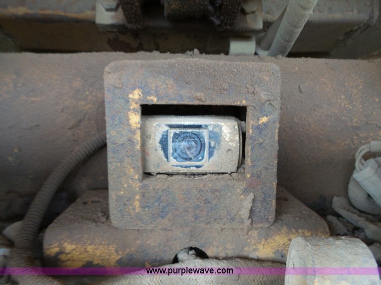 image for item K7146 1999 Caterpillar D400E Series II haul truck