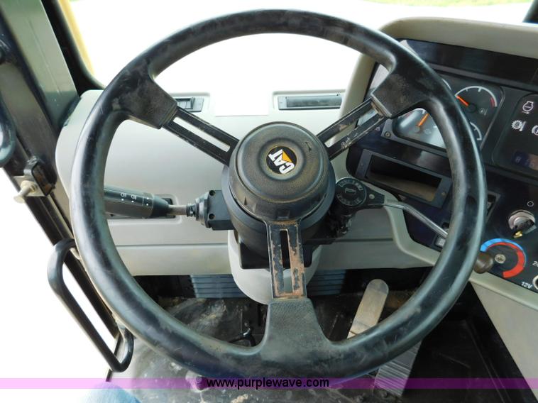 image for item K7150 2001 Caterpillar 621G conventional scraper