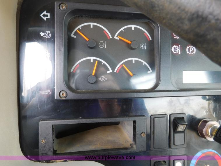 image for item K7150 2001 Caterpillar 621G conventional scraper