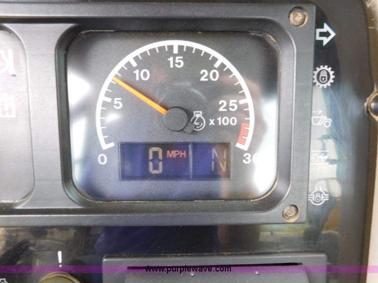 image for item K7150 2001 Caterpillar 621G conventional scraper