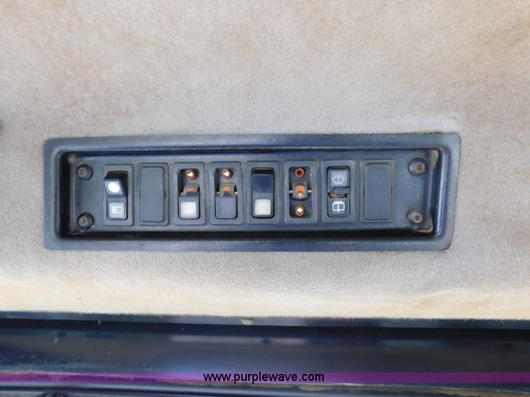 image for item K7150 2001 Caterpillar 621G conventional scraper